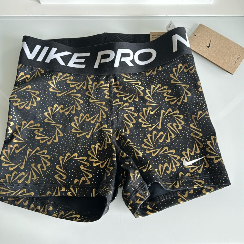 nike pros women’s xs
